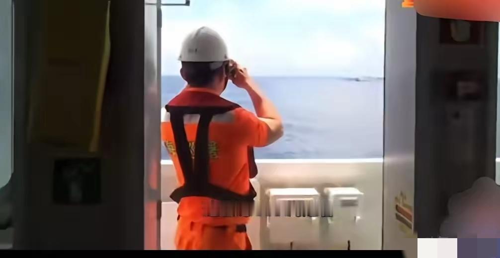6月5日早7点30分过后，我海警3501船现身在东沙岛东北约37.8海里处，按既