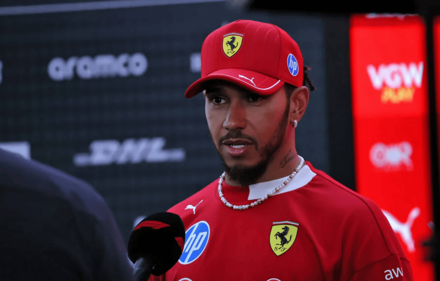 汉密尔顿对合同传闻作出回应: 我的合同期限还挺长