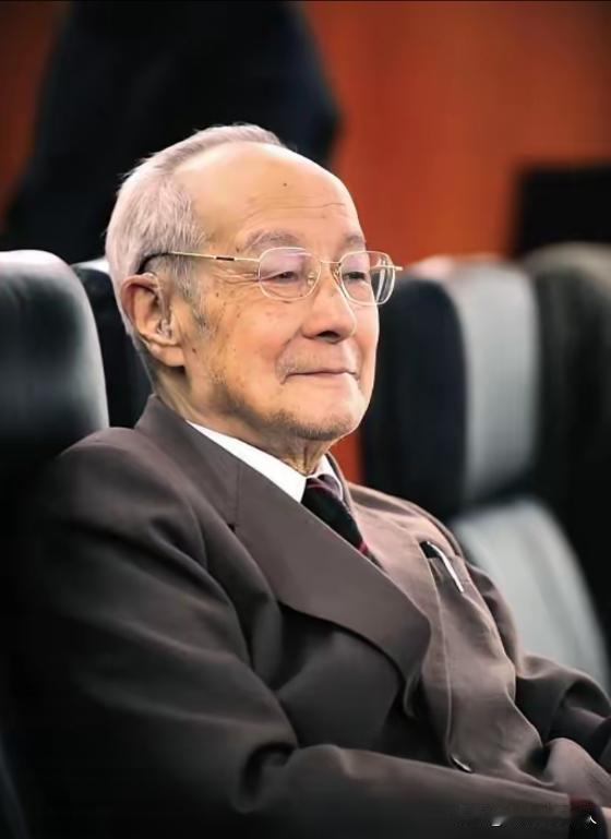 不查不知道，一查吓一跳!原来我国之所以在稀土方面占据如此巨大的优势，很大程度上是