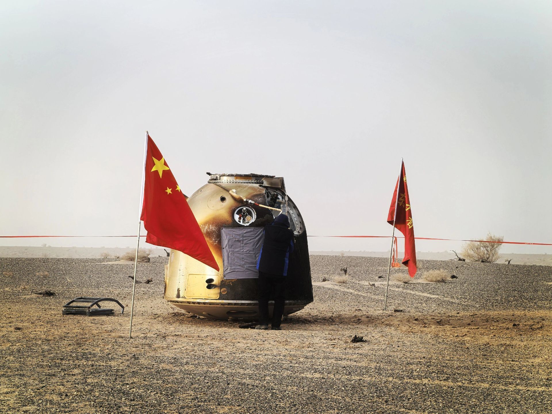 神二十回家了神舟二十号返回舱图源:秋意正浓，如期而至