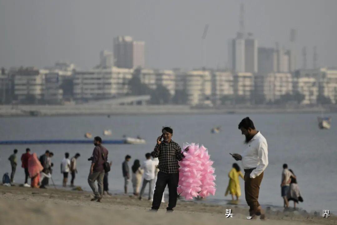 俄罗斯当年何曾想到，一场军事行动会持续三年多。所以说，不要小看任何对手。我看很多