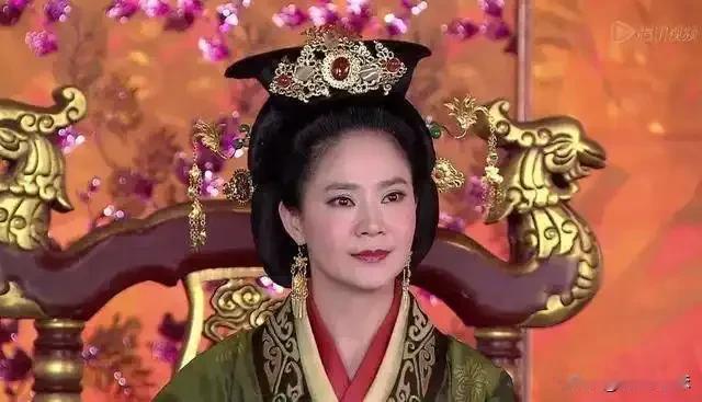 公元前176年，汉文帝去拜见薄太后，薄太后看见儿子非常愤怒，直接将头巾朝着文帝砸