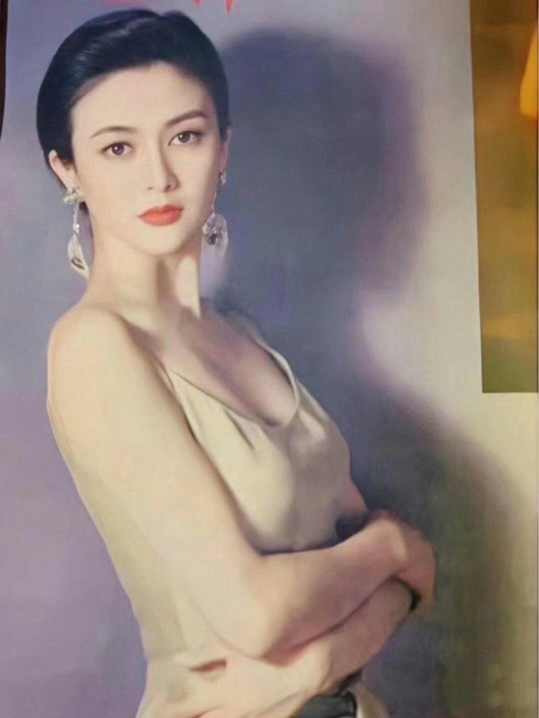 香江绝美关之琳，港风美女第一梯队永远都有她的一席之位，无论是长相身高身材发量都是