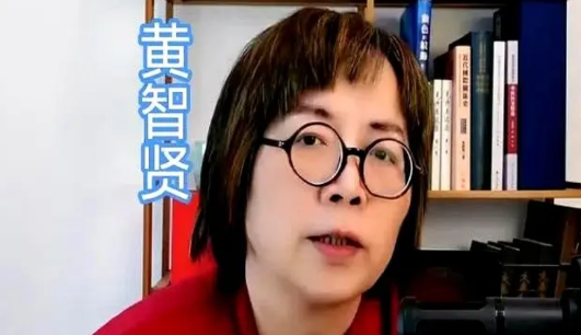郭正亮首次谈到黄智贤立场，近日郭正亮先生在其所主持的节目里回应网友疑问时提及了黄