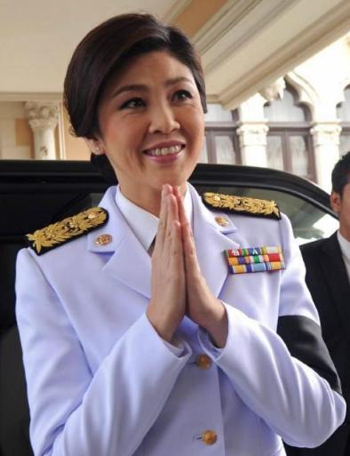 曾经的泰国最美女总理，政坛失意被迫漂泊海外，兜兜转转落脚中国经商。英拉196