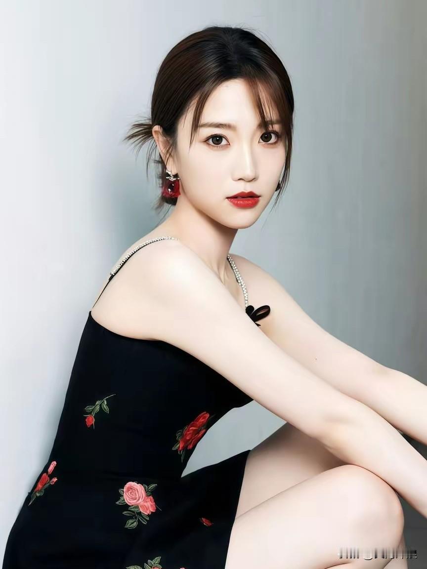 中国美学评论家如此评价主持人张纯烨！这位美学评论家称张纯烨的美有一种清纯之