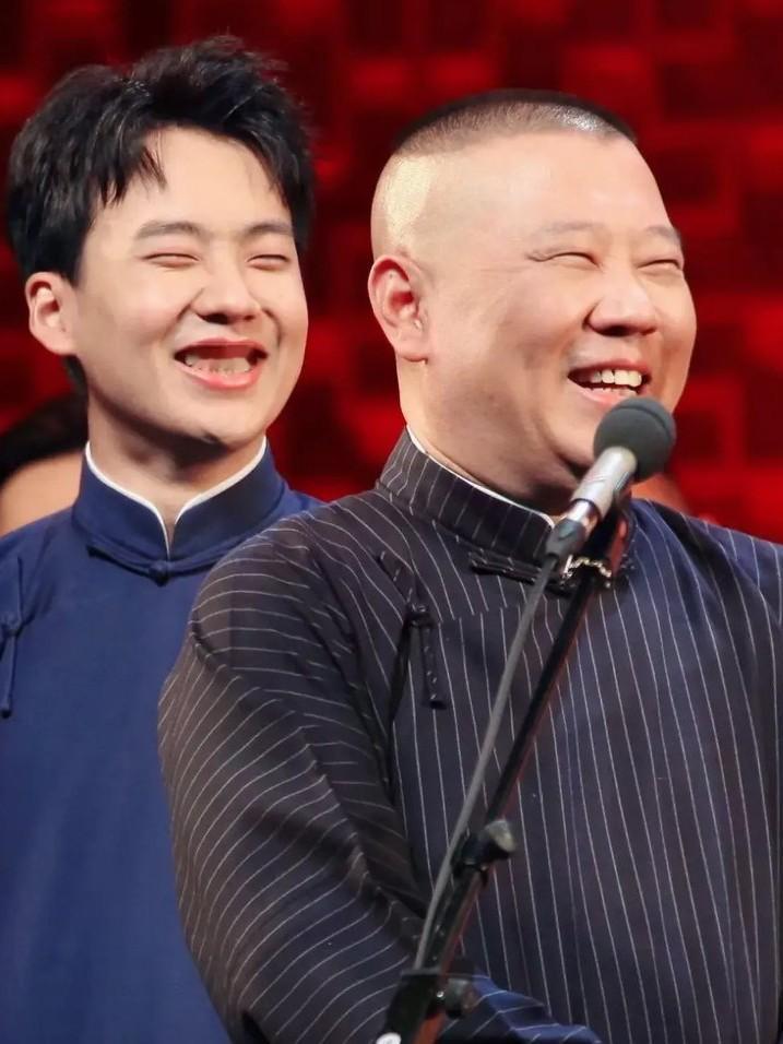 郭德纲:我这半辈子大部分都是在委屈里度过！昨天郭德纲直播时表示:相声这个行业都是