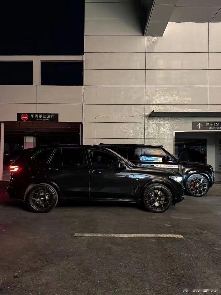 如果X5是公路之王那卫士是什么？路虎卫士宝马x5HRPIDEAHRPHRP轮