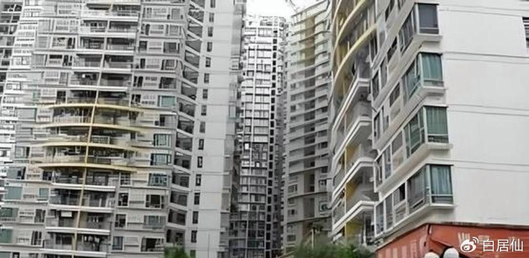 深圳房价十年涨跌记录：2015年：均价32461元／m22016年：均价4178