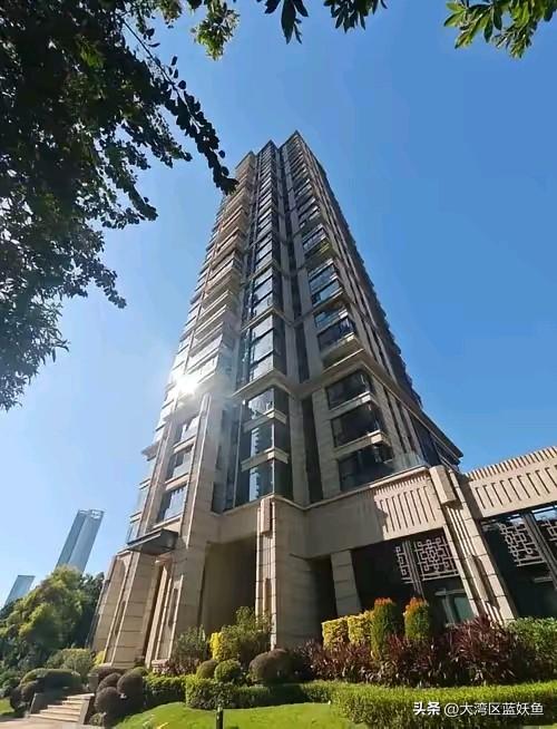 广州凯旋新世界这套房，三年亏了1900万。说出来你可能不信，145平的三房