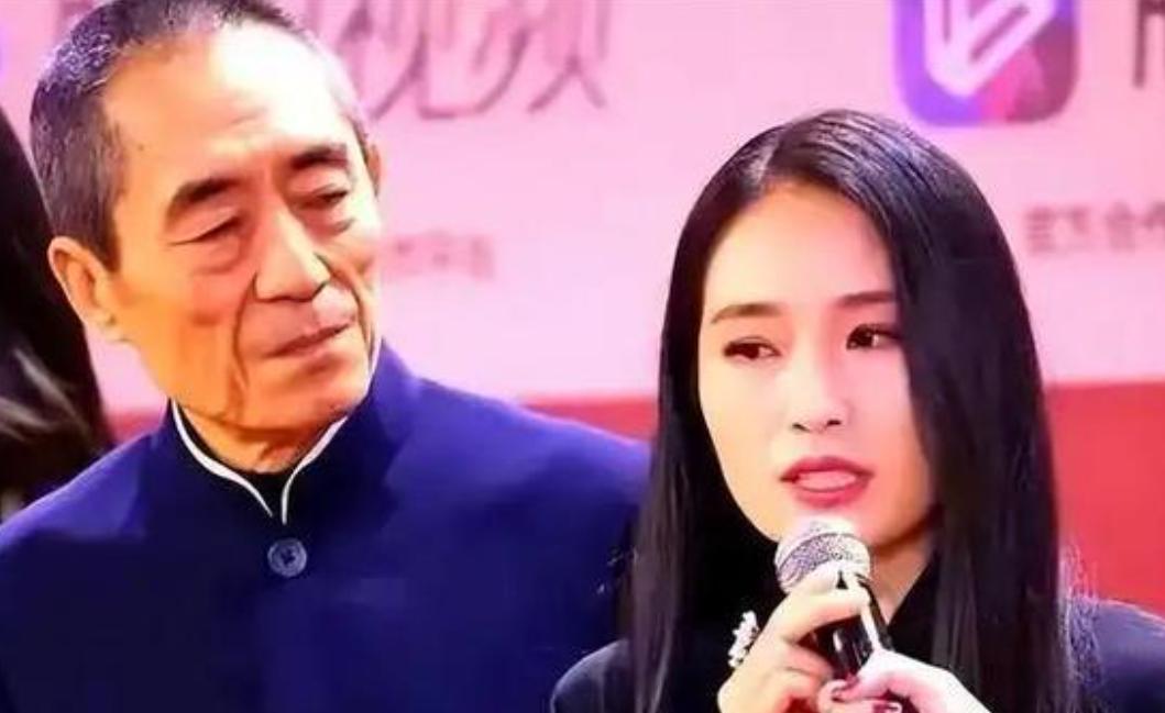 2008年张艺谋得知女儿在美国遭家暴，二话不说扔下所有工作，36小时没合眼直飞纽