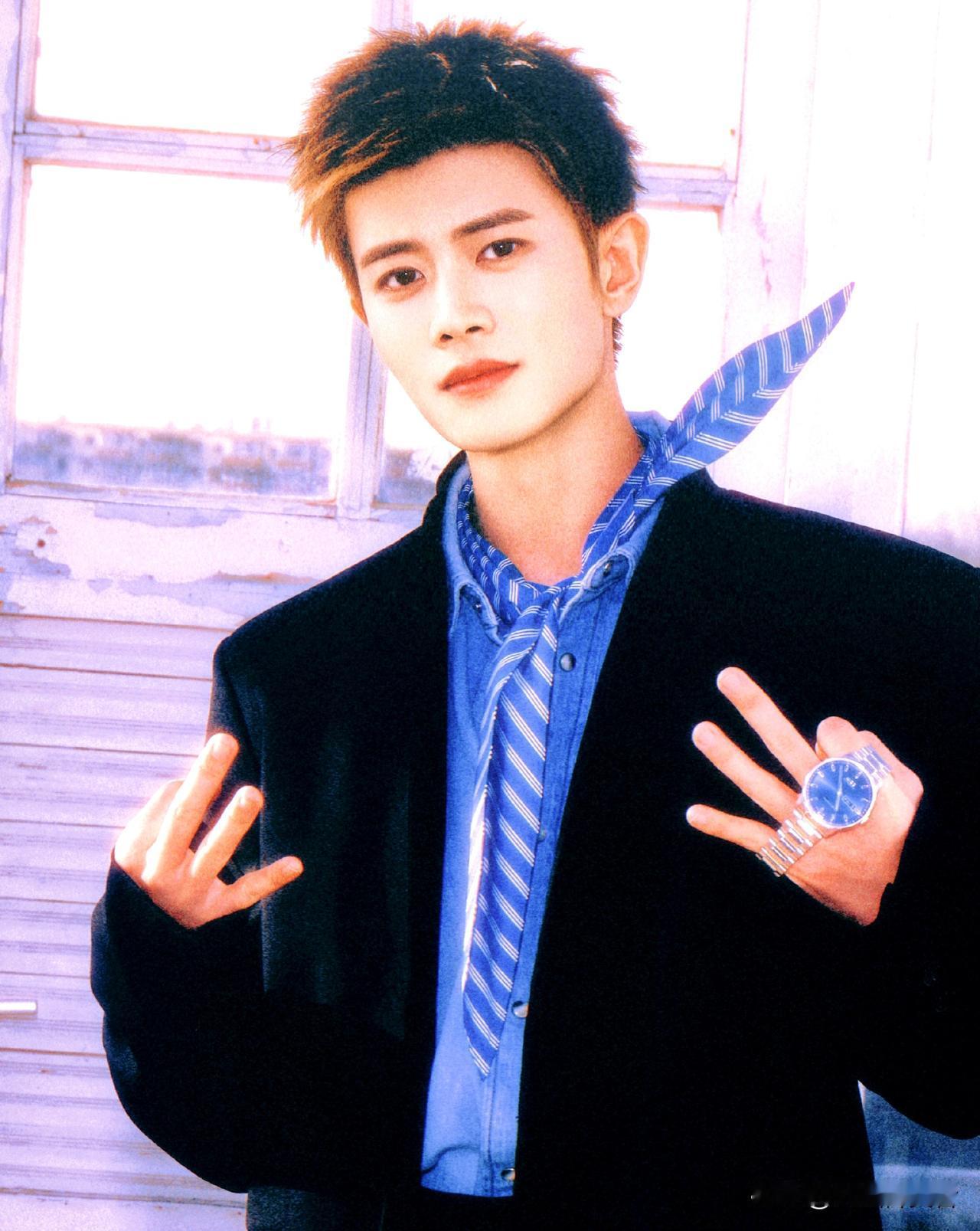 我的天啦！任嘉伦现在咋瘦成这样啦❓❓❓[？？？][？？？][？？？]有网