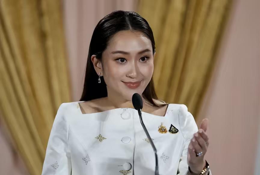 他信出狱，佩通坦最开心，洪森最担心！2026年5月11日，一条重磅消息震惊了东南
