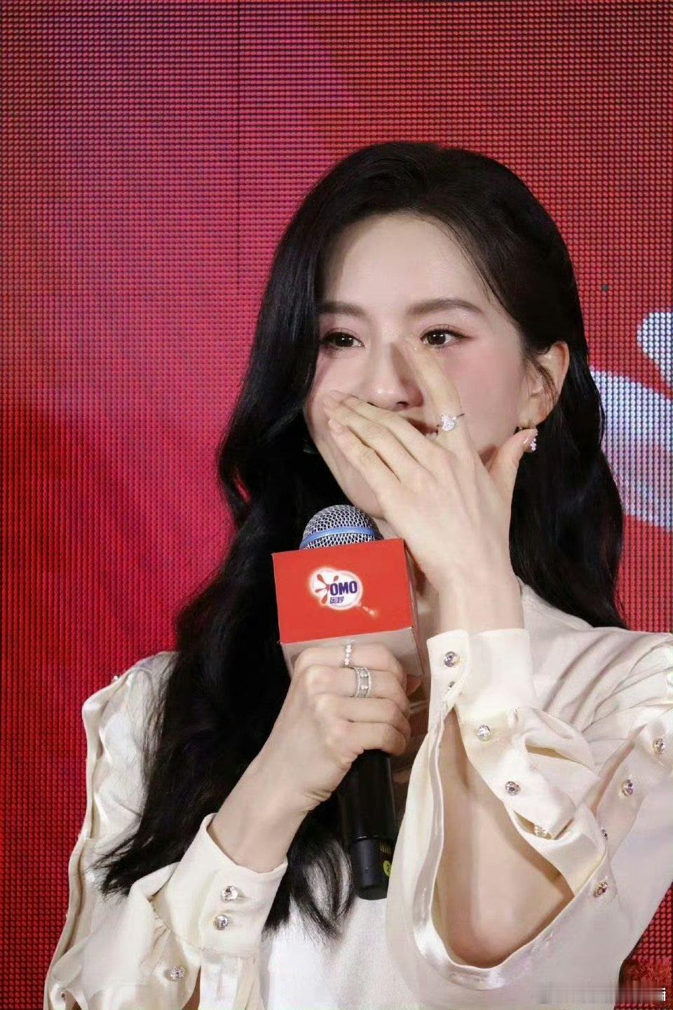 刘诗诗现代装真的清冷的像宋词完全是白月光来着