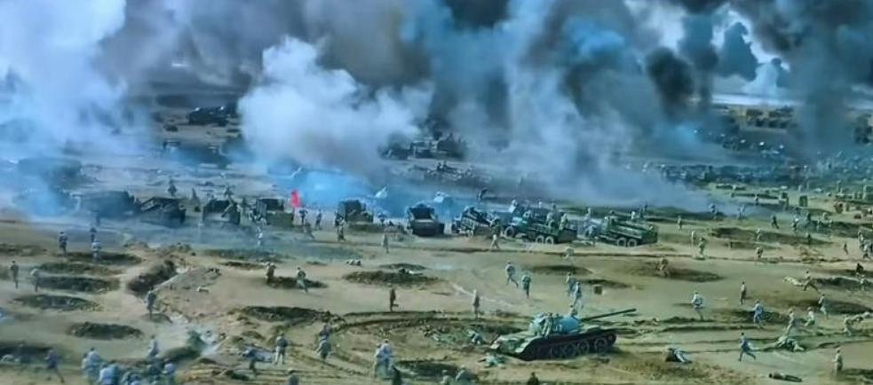中国13万军人集体当群演，耗费100公斤血浆170万发子弹，只为拍这部电影。 
