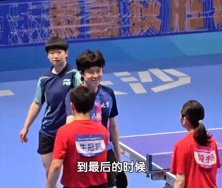 莎头赢球后究竟说了什么，让冬妍这么高兴，赛后采访时牛牛揭晓了答案，牛牛说，