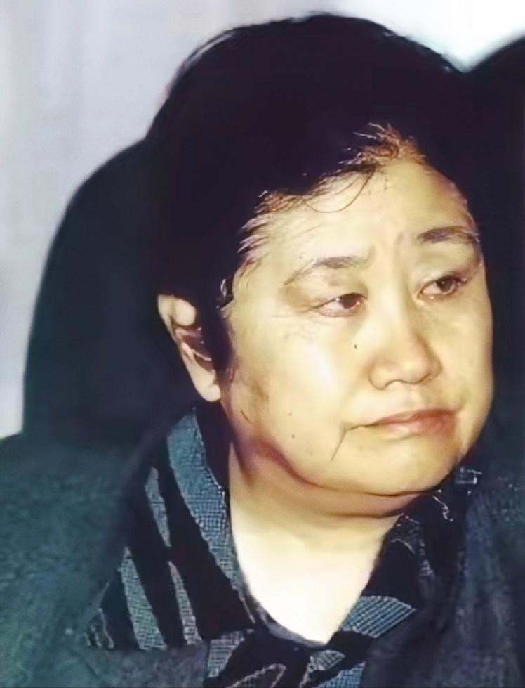 她外号“铁娘子”，民间叫她当代“女包公”，她一生坚守原则、刚正不阿，始终强调办案