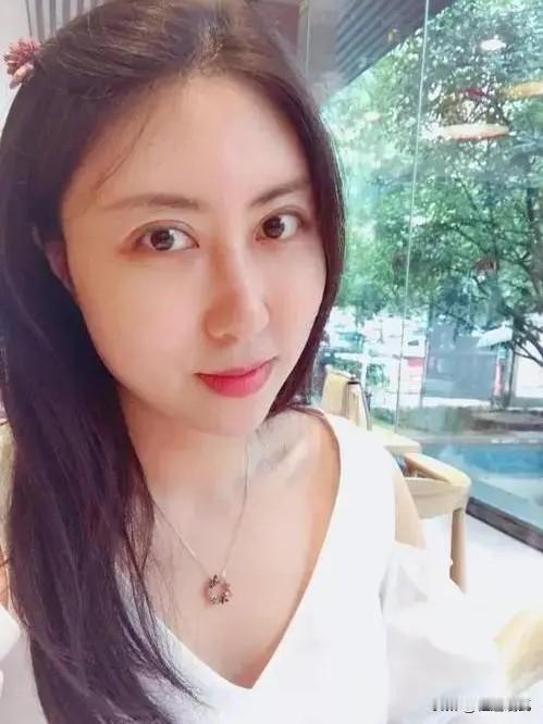 所有人都在纳闷，既然硕士学位被取消了，那么博士学位为什么还要保留着？贾浅浅的硕