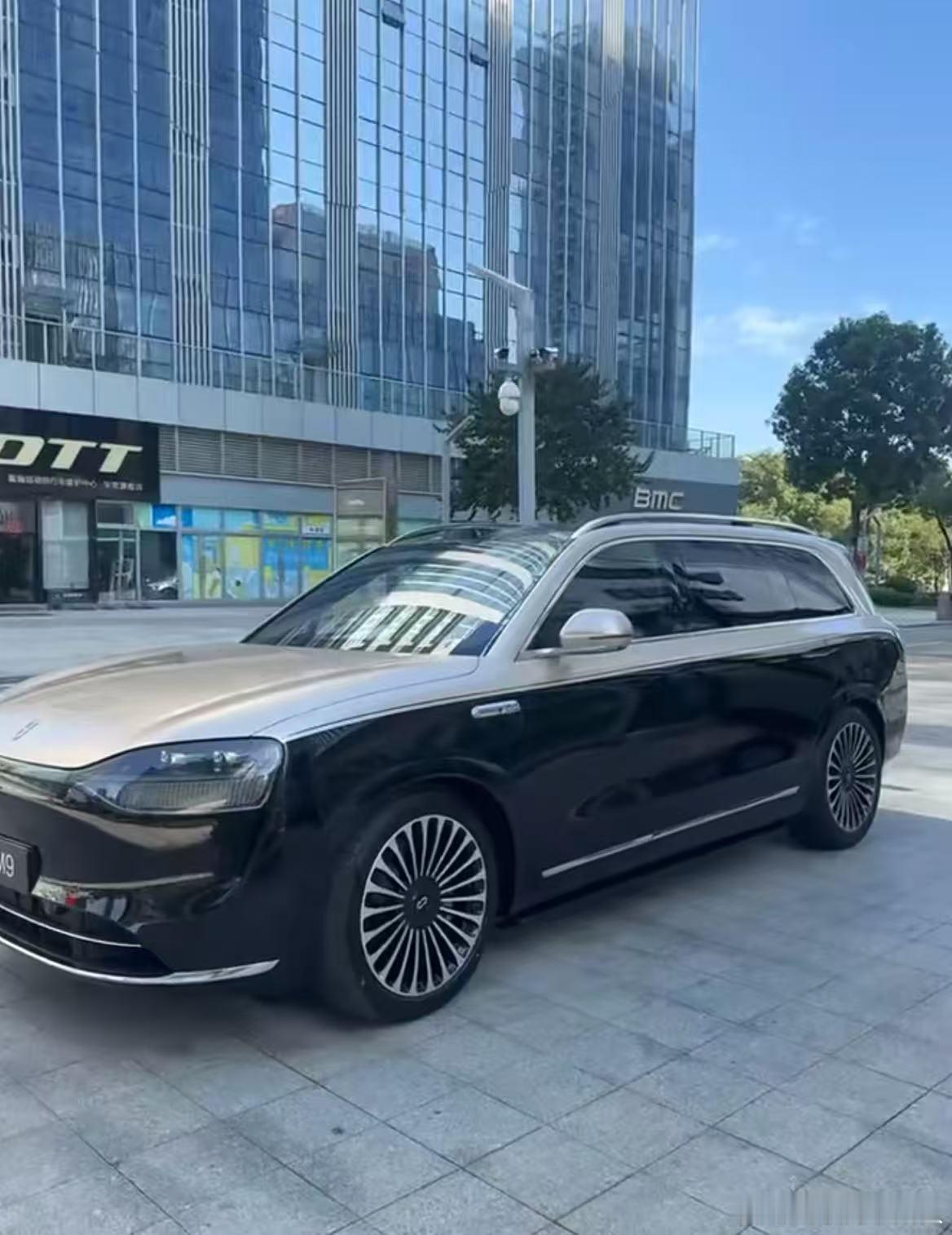 问界四年四款车款款爆款这是你随便去找一些有关于问界这款车子的车主的评论！都是对