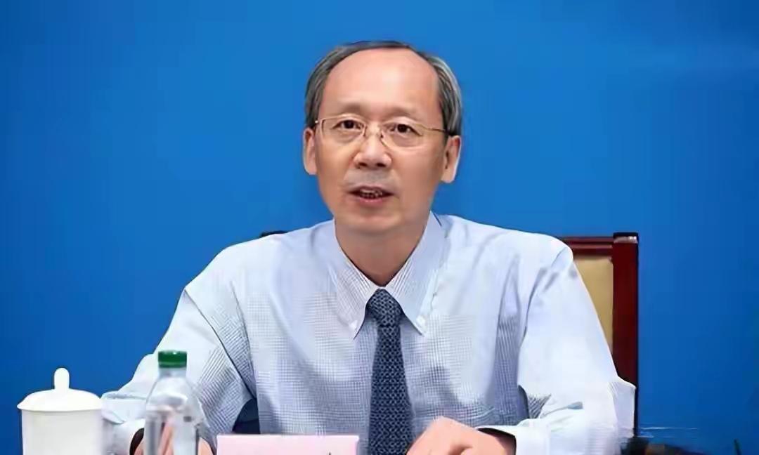 教育领域迎来重大调整：2026学年起各中小学将停止引入课外商业习题资源，低学段笔