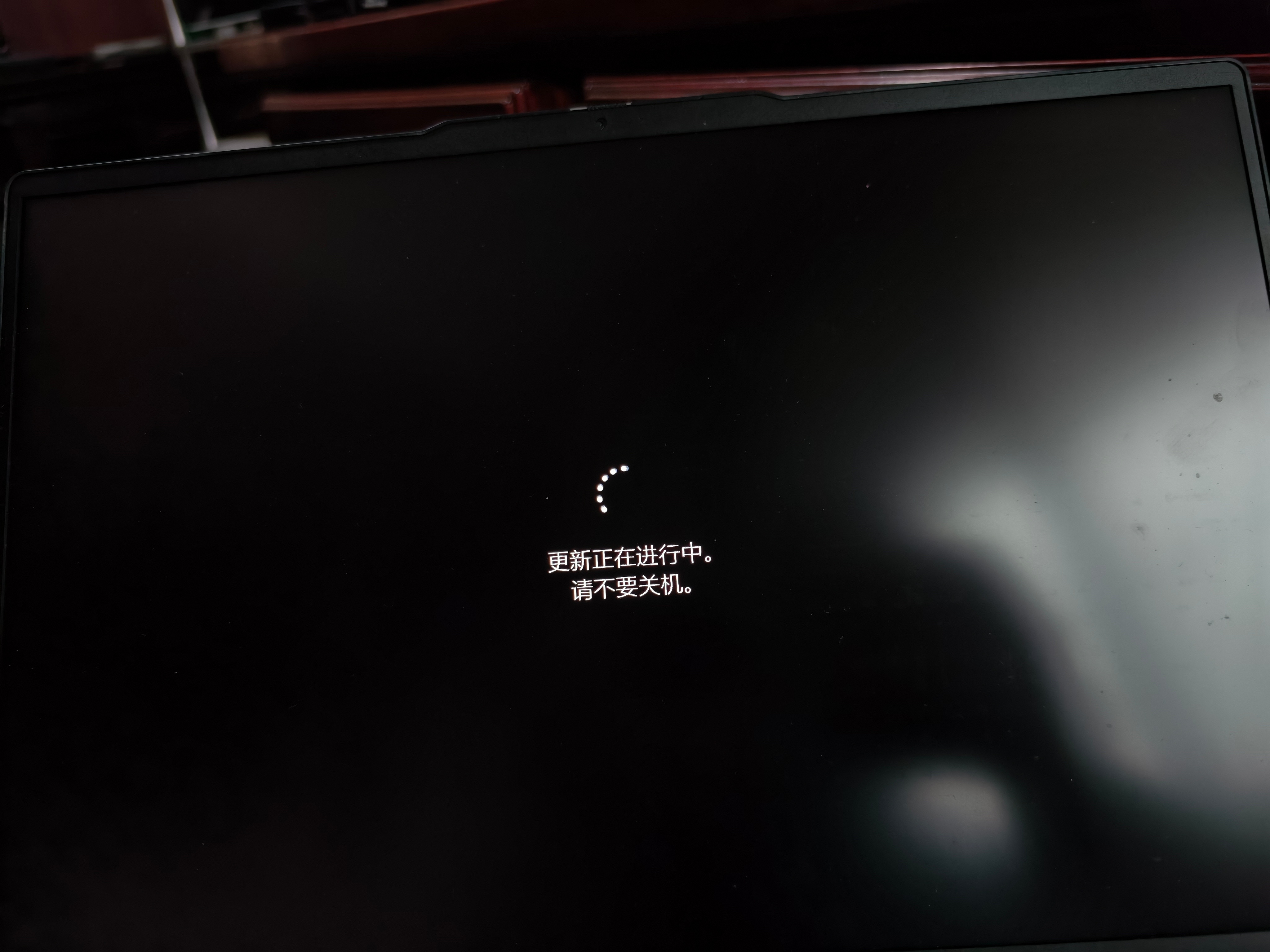win的程序员不死几个妈真的干不出强制更新这种恶心的事