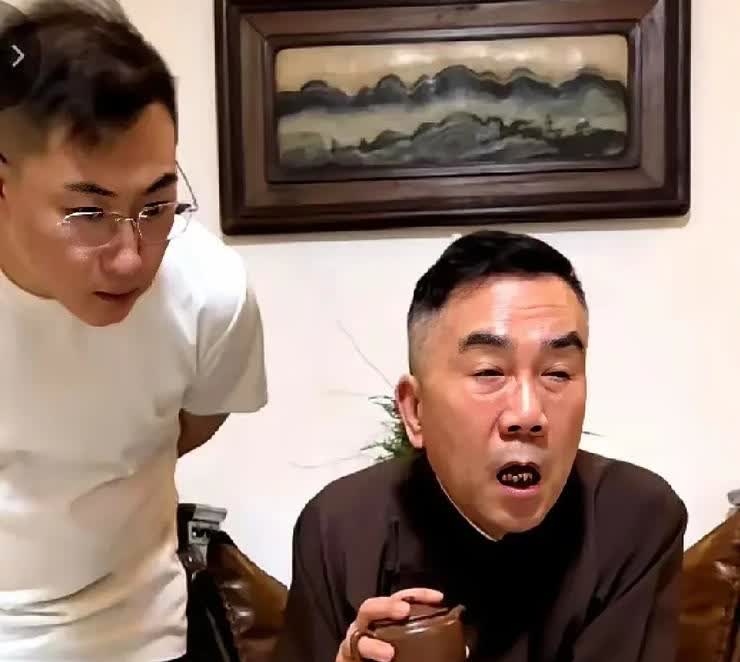 杨老五拜师侯宝林，不管大家承不承认，酒席要办。酒席过后，杨老五可能估计大概率