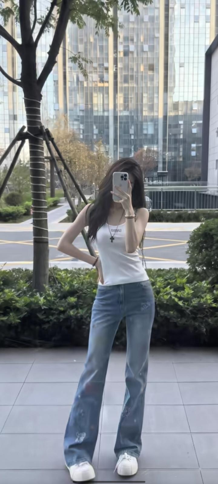  一次遇见，惊艳时光，温柔岁月。往后余生，清风是你，落日也是你。