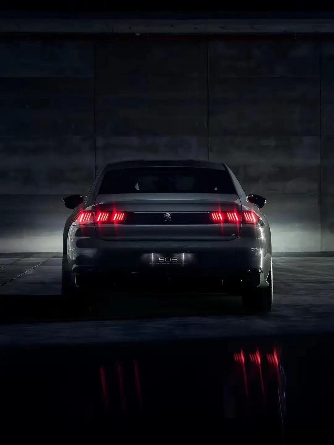 被模仿，本就是实力的明证。法系设计始终立于潮头，当年那些看似天马行空的观感，隔了