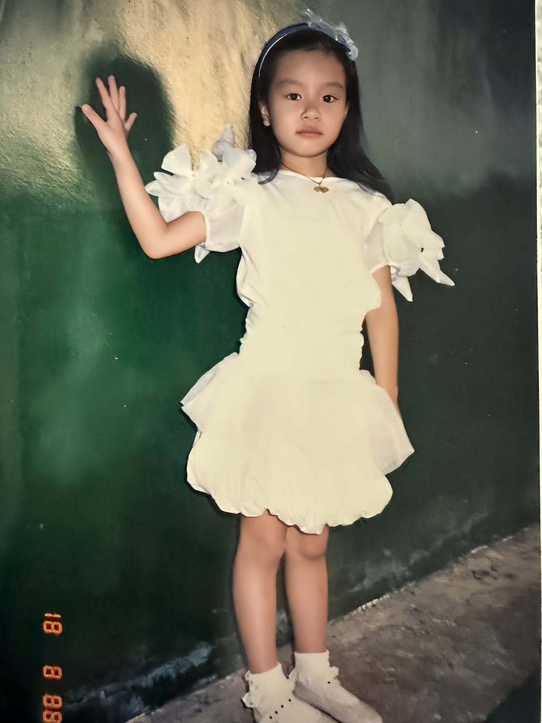 王思佳长大后真的没有一点点小时候的影子诶～​​​
