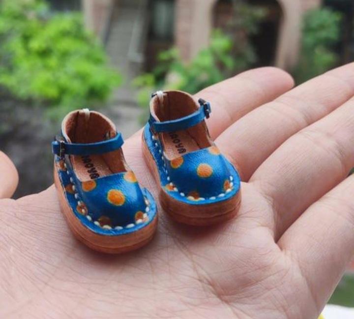 苏联冷笑话——先进1952年莫斯科下达命令，苏联产量增长前10%的鞋厂可以评先