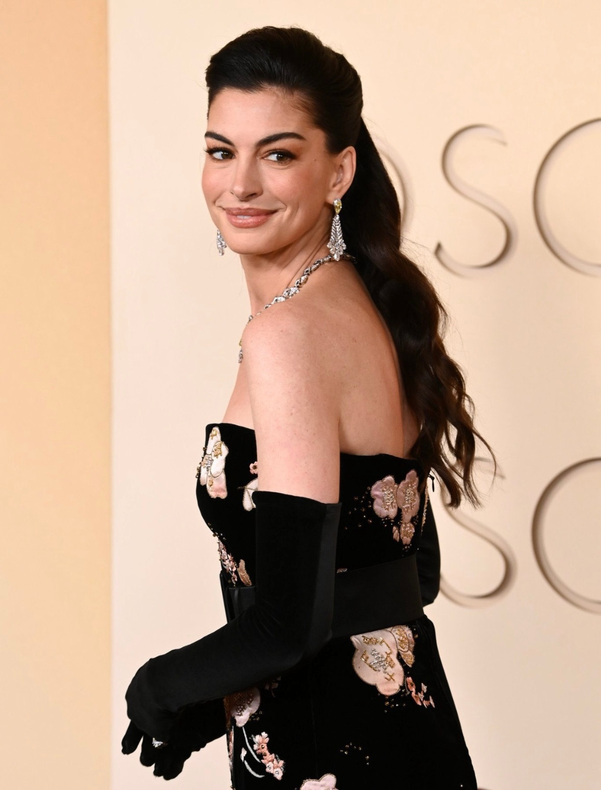 安妮·海瑟薇在2026年奥斯卡颁奖典礼