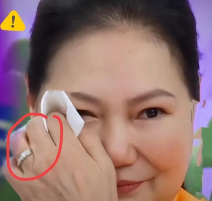 曲线妈一直缠着汪小菲要钱今天终于知道答案了S妈说她不想汪小菲离婚，是因为不想