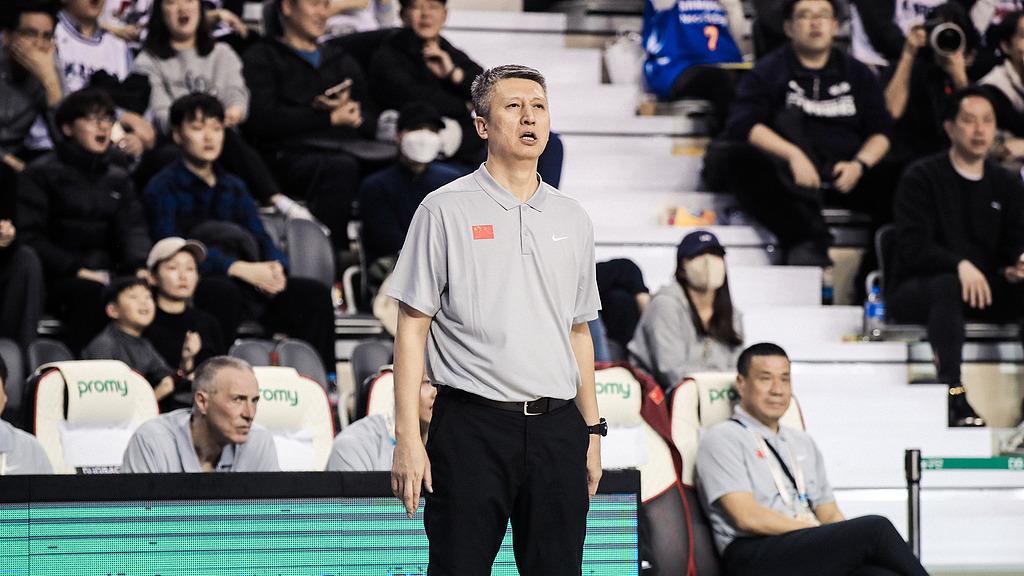中国男篮决战世界杯！阵容大调整，两主帅力荐新星，郭士强为何不选？