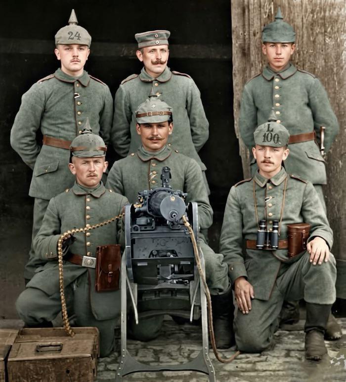 一战德军MG08机枪组成员合影！该款机枪是德意志帝国军队在第一次世界大战初期的标