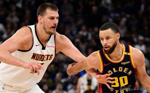 约基奇谈NBA四大最伟大球员：“我会选比尔拉塞尔。”“他是拥有最多总冠军的球员。”“这确实很伟大。”
