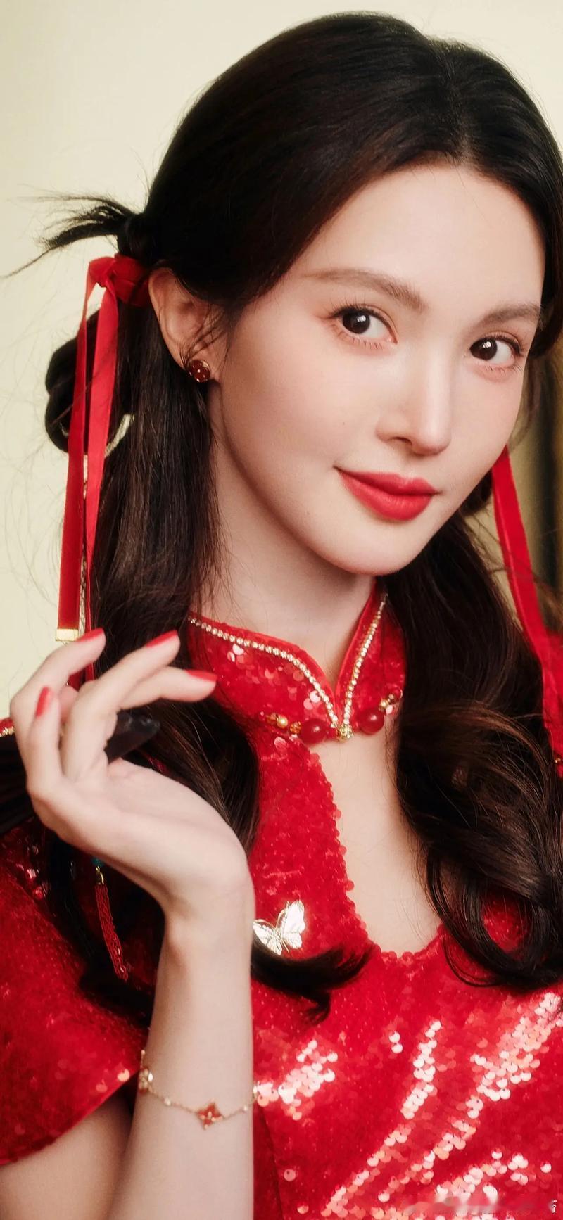 金晨医美金晨再也不自己乱化妆了金晨的嘴又歪了。她的妆容总是容易挑动情绪：山