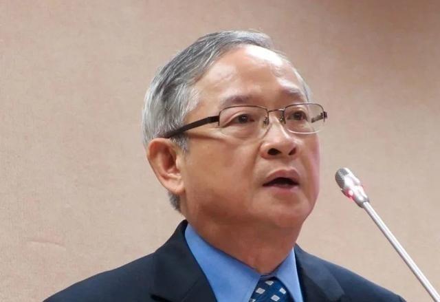 台湾知名人士林郁方：“为什么要造那么多航空母舰呢？中国大陆既然不想称霸全球，你造