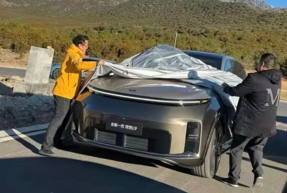 蔚来ES9马上来了，全新理想L9也快了？