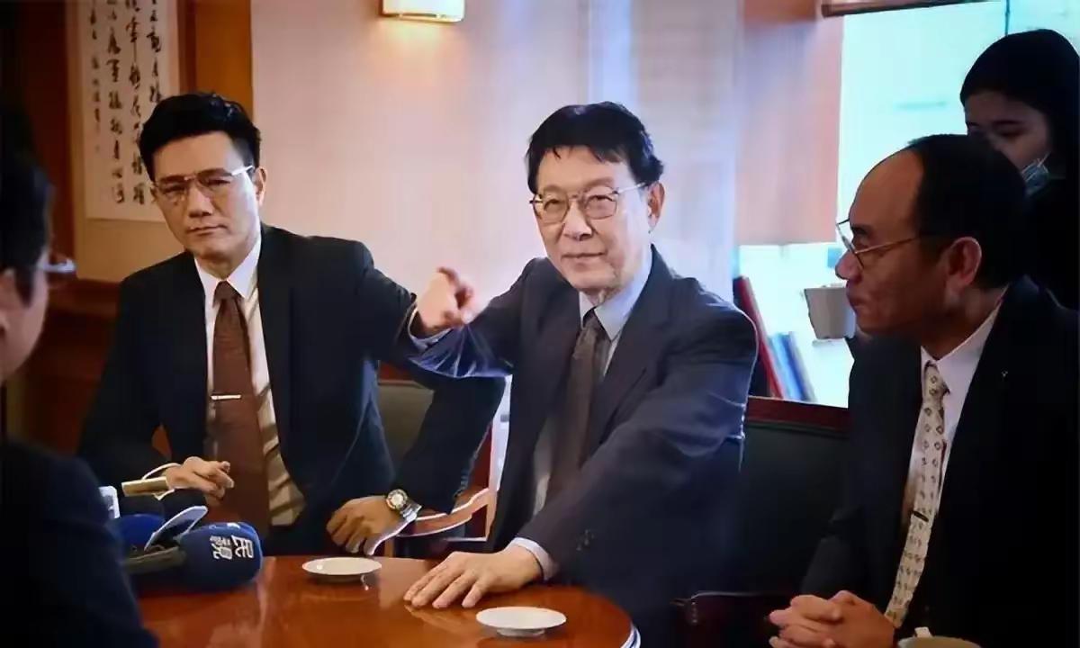 赵少康在节目里又提“对大陆没好感”，这话背后，藏着他父亲赵振镕七十年前的两段经