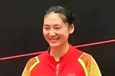 一老一少打出女乒厚度战胜了“二姐”王曼昱的老将朱雨玲，再接再厉，击败韩国一姐申