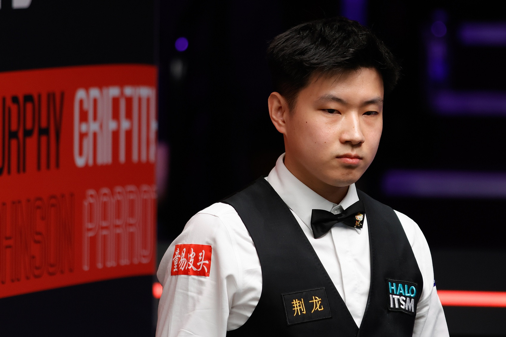 鏖战11局! 赵心童6-5战胜塞尔比, 晋级斯诺克国锦赛4强