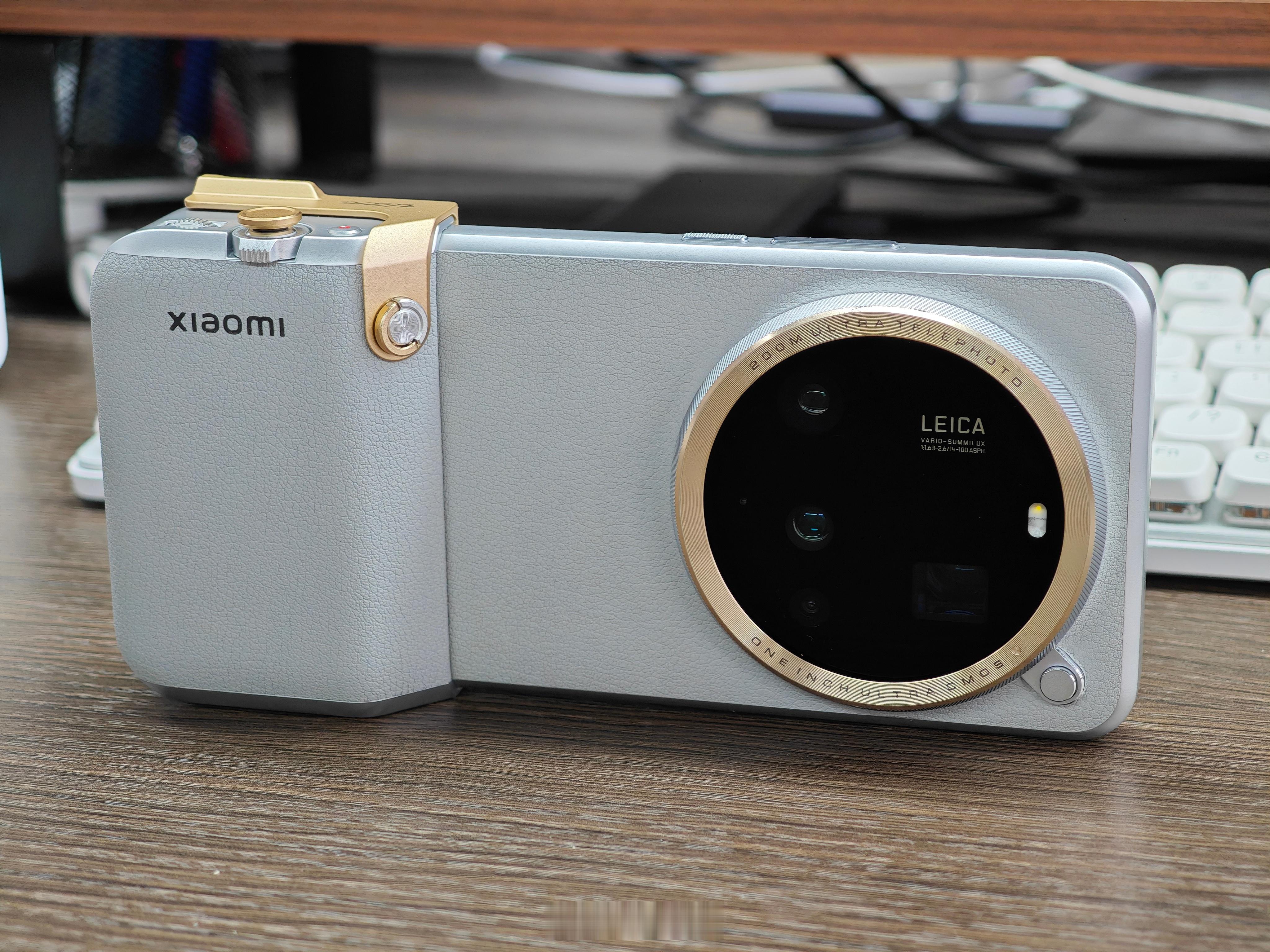 小米17Ultra25号就发布了，很快啊这是15Ultra的影像套装，大家