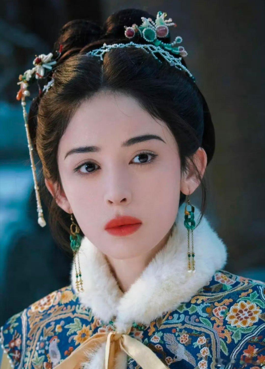 娜扎这波真是有点可惜了。你看《玉茗茶骨》吧，第一天确实炸，播放量直接破了千万，芒