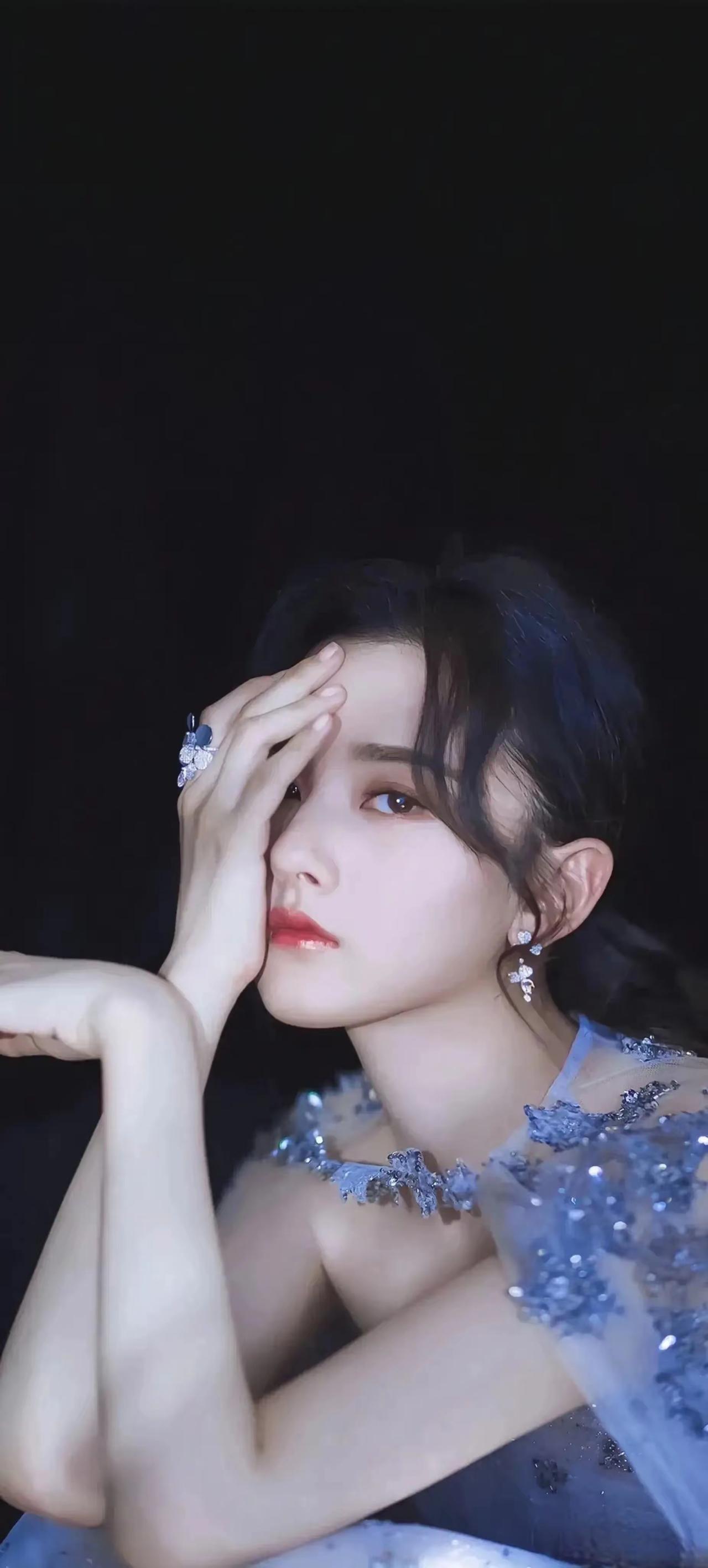 看出来她是谁了么……