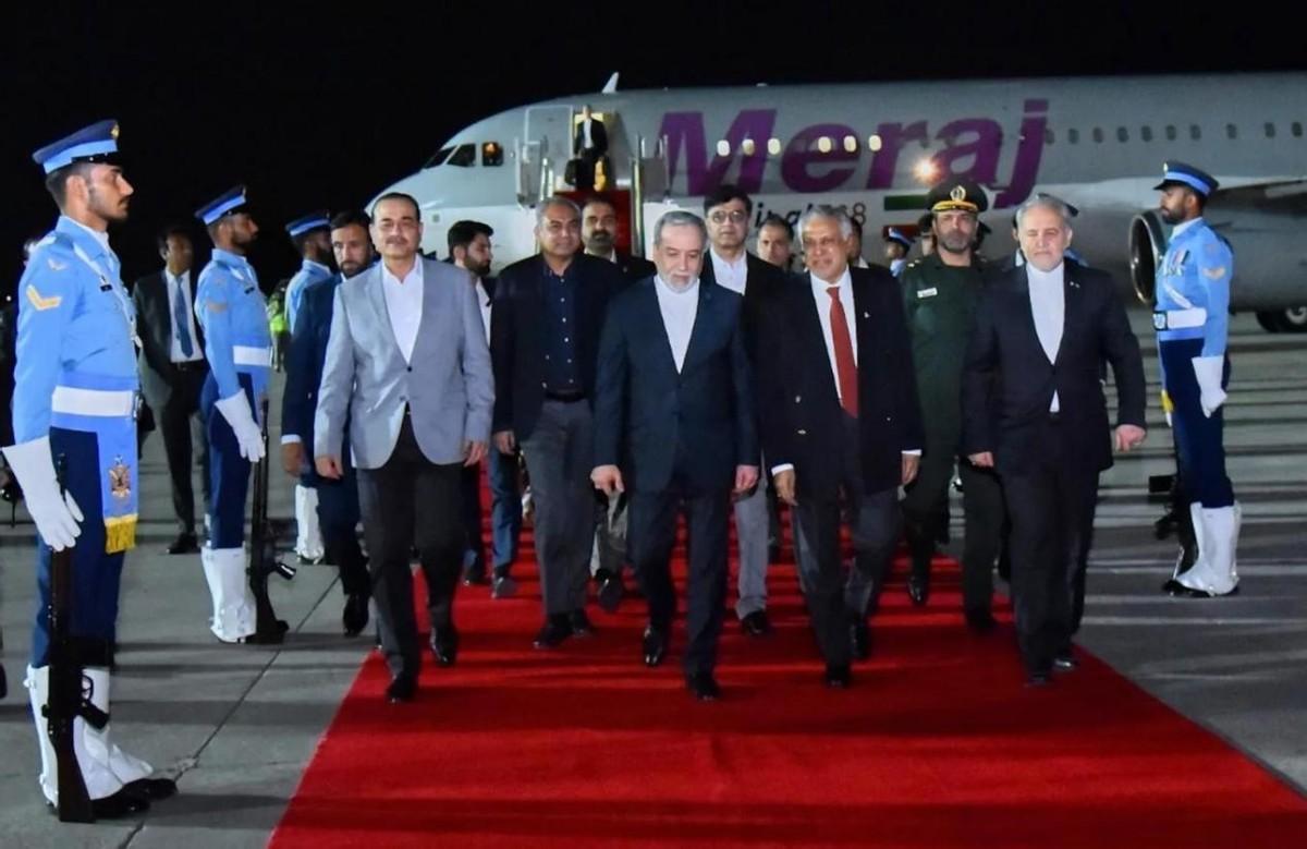 停战条件确定，伊朗外长离国，穆杰塔巴开始掀桌，强硬派被踢出局美伊第二轮停火谈