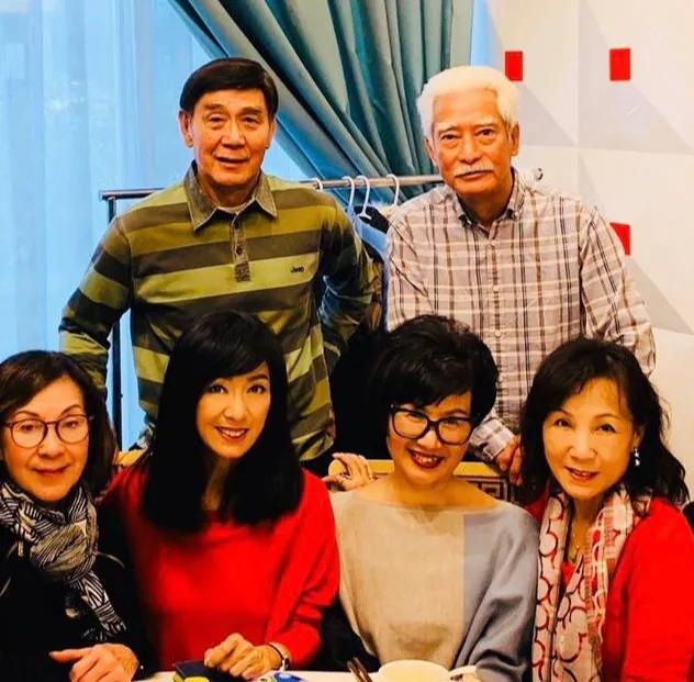 还认得米雪后面的老头吗？邵氏五虎将唯一在世之人，目前在加拿大安度晚年近日，邵氏