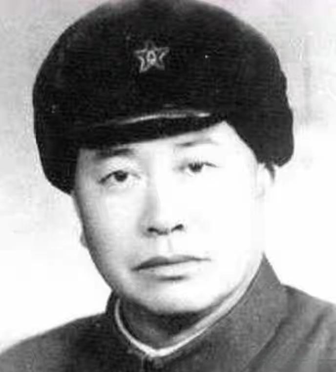 1948年秋，重庆兵团司令罗广文接到弟弟因“通共”被秘密关押的噩耗，这位从不靠钻