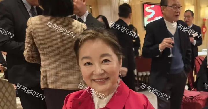 林青霞晚宴惊艳亮相：红衣造型优雅绽放，岁月沉淀的文艺女神
