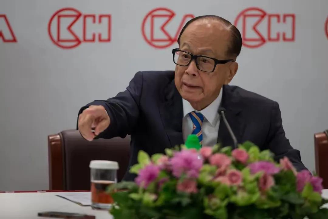 港口收购再生变，巴拿马政府突然起诉李嘉诚，特朗普直接掀桌子了7月31日，巴拿