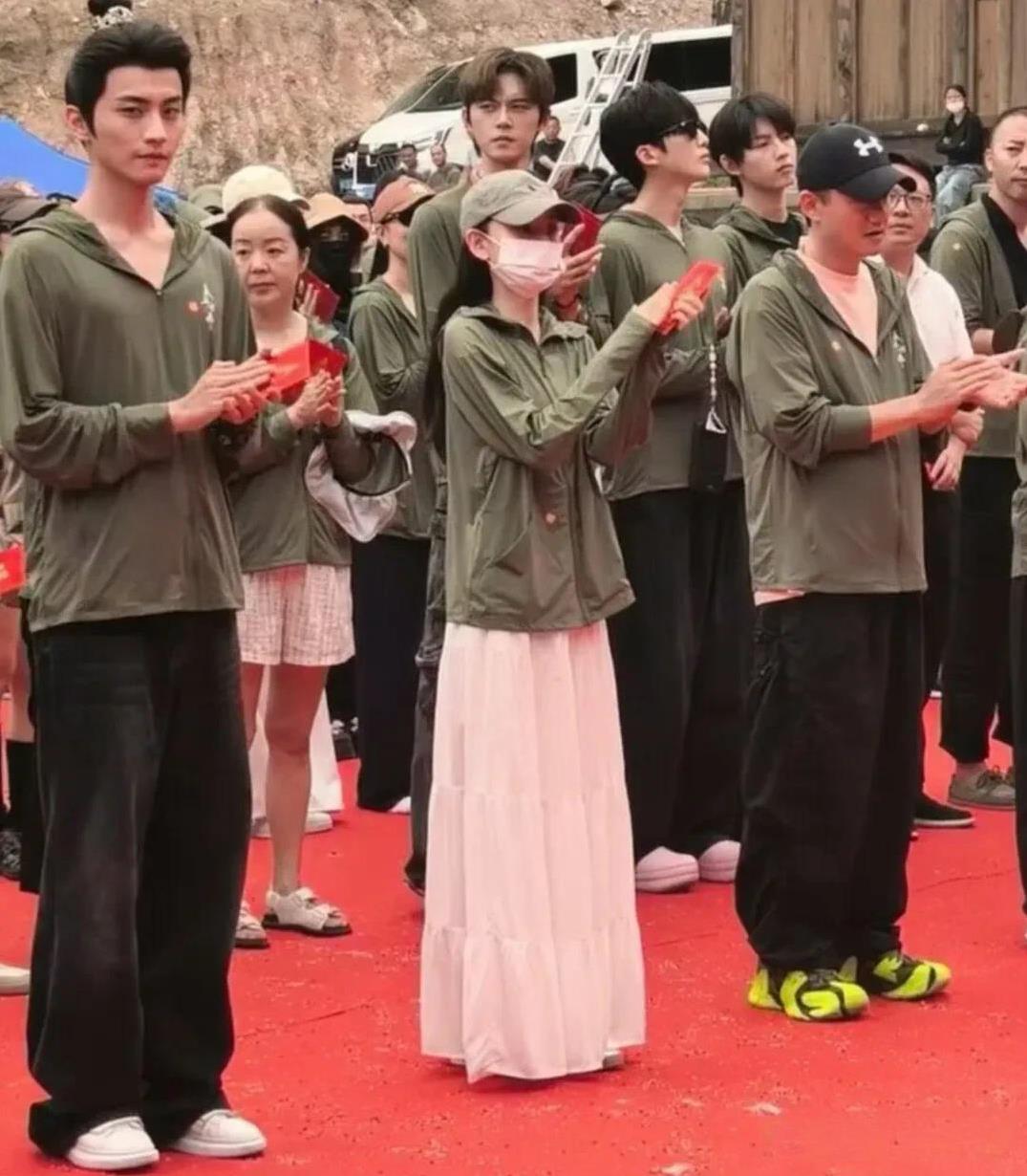 宋祖儿、陈鑫海古装剧《表妹万福》今天开机！该剧根据蓬莱客原著改编，剧情主要讲述